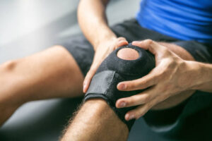 What Does Arthritis in the Knee Feel Like?